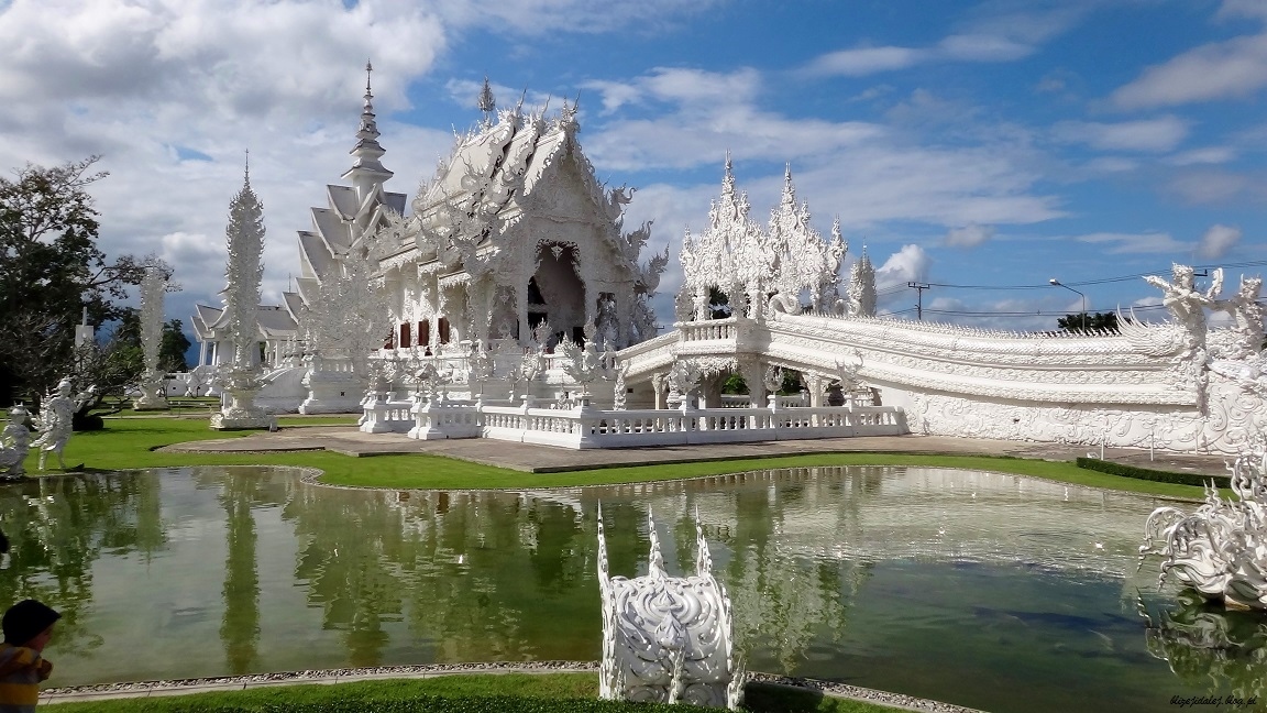 Wat Rong Khun – niebiańska świątynia