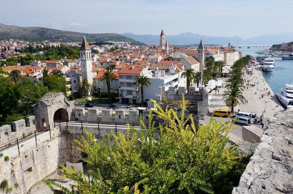 Spacerem po uroczym miasteczku Trogir, Chorwacja